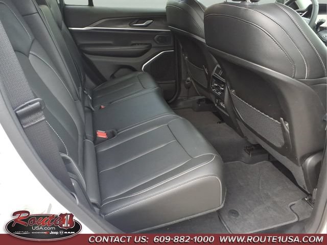 Used 2023 Jeep Grand Cherokee Limited AWD/4WD image 30