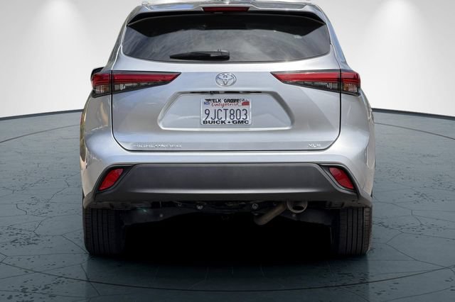 Used 2023 Toyota Highlander XLE FWD image 5