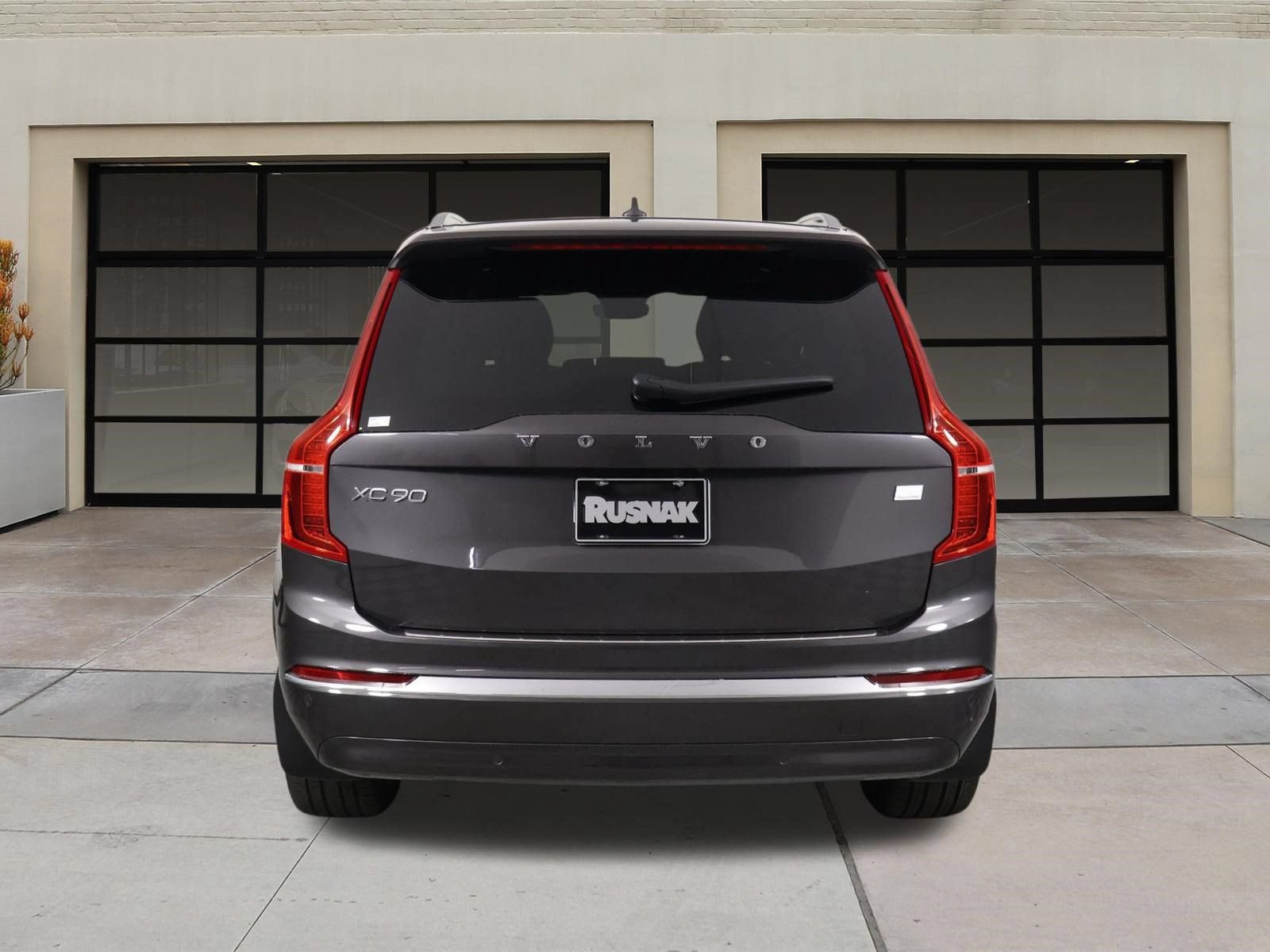 Certified 2024 Volvo XC90 T8 Plus w/ Protection Package Premier AWD/4WD image 5