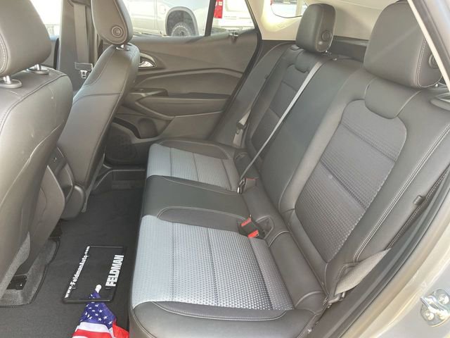 New 2026 Chevrolet Trax LT w/ Sunroof Package FWD image 22
