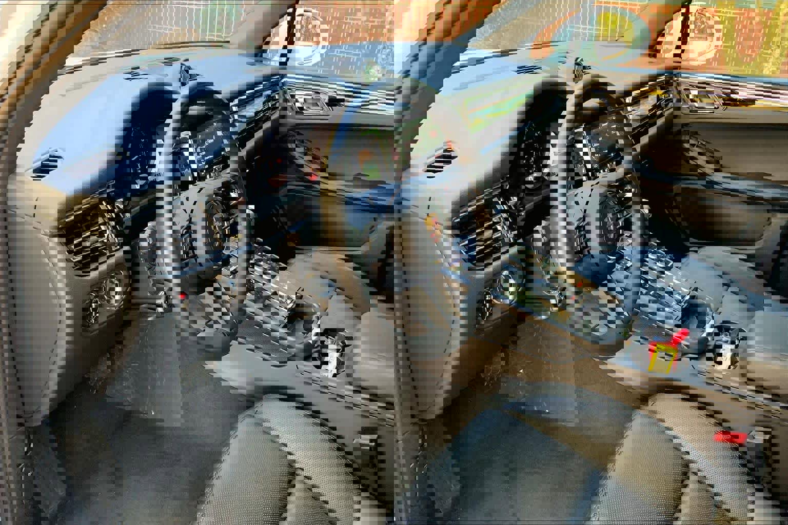 Used 2025 Porsche Macan image 16