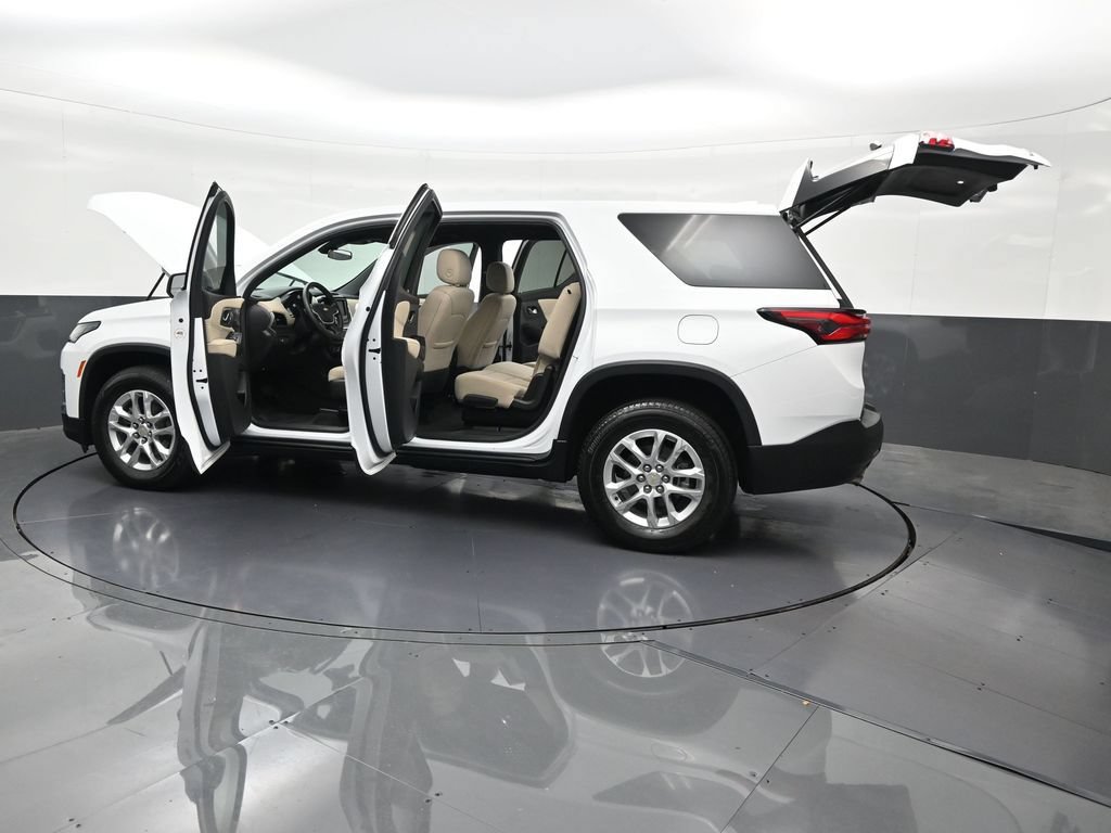 Used 2023 Chevrolet Traverse LS FWD image 39