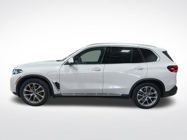 Used 2025 BMW X5 xDrive50e image 2