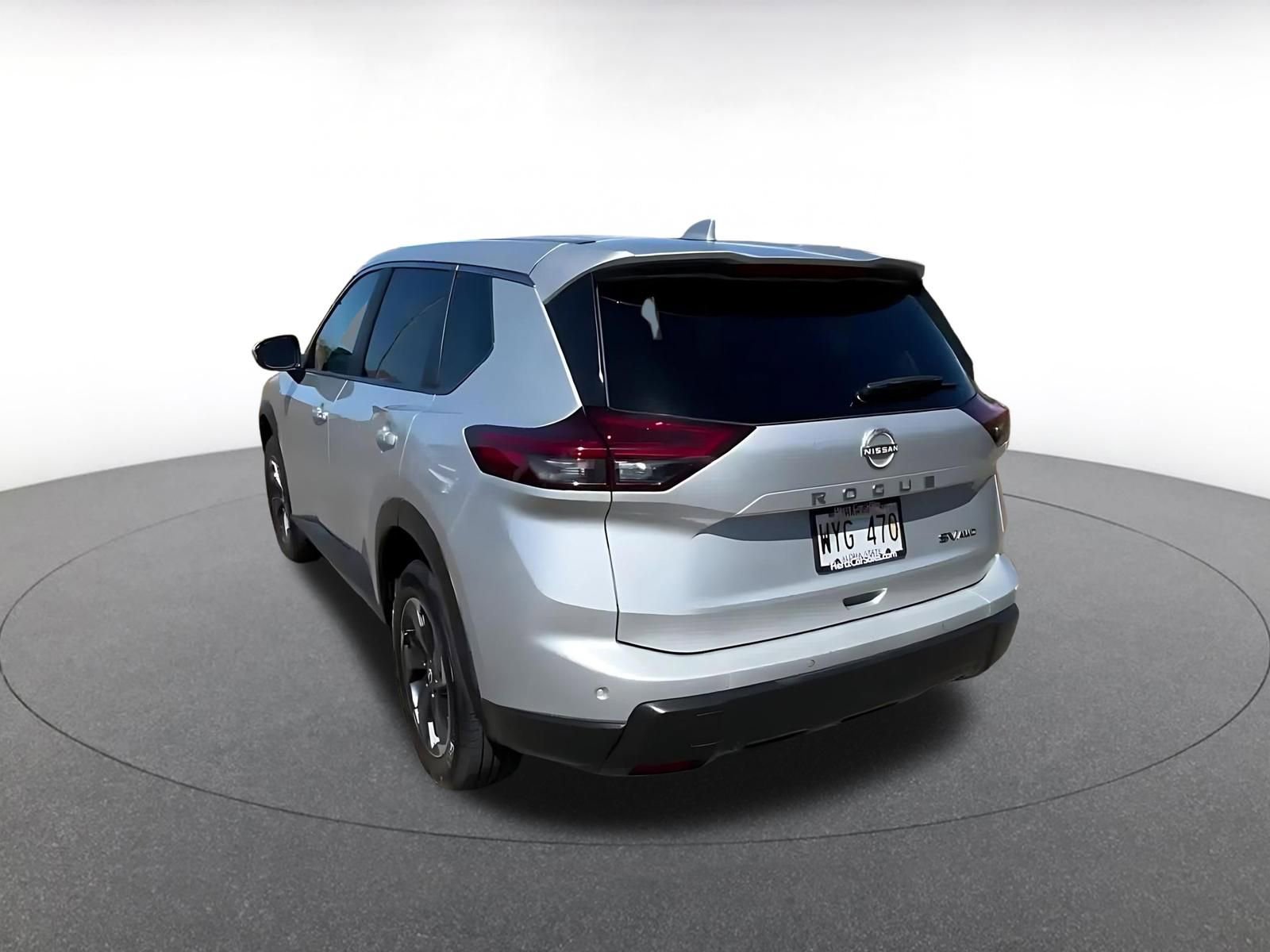 Used 2024 Nissan Rogue SV image 11