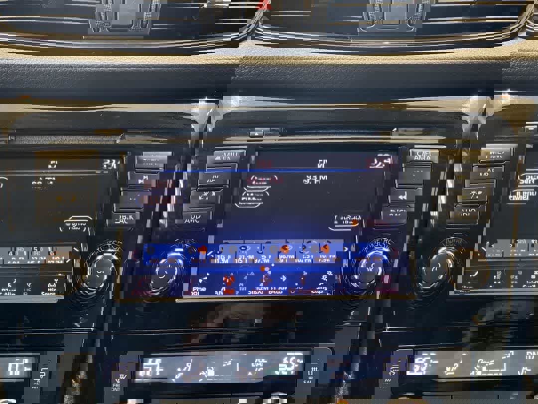 Used 2019 Nissan Rogue SL image 19