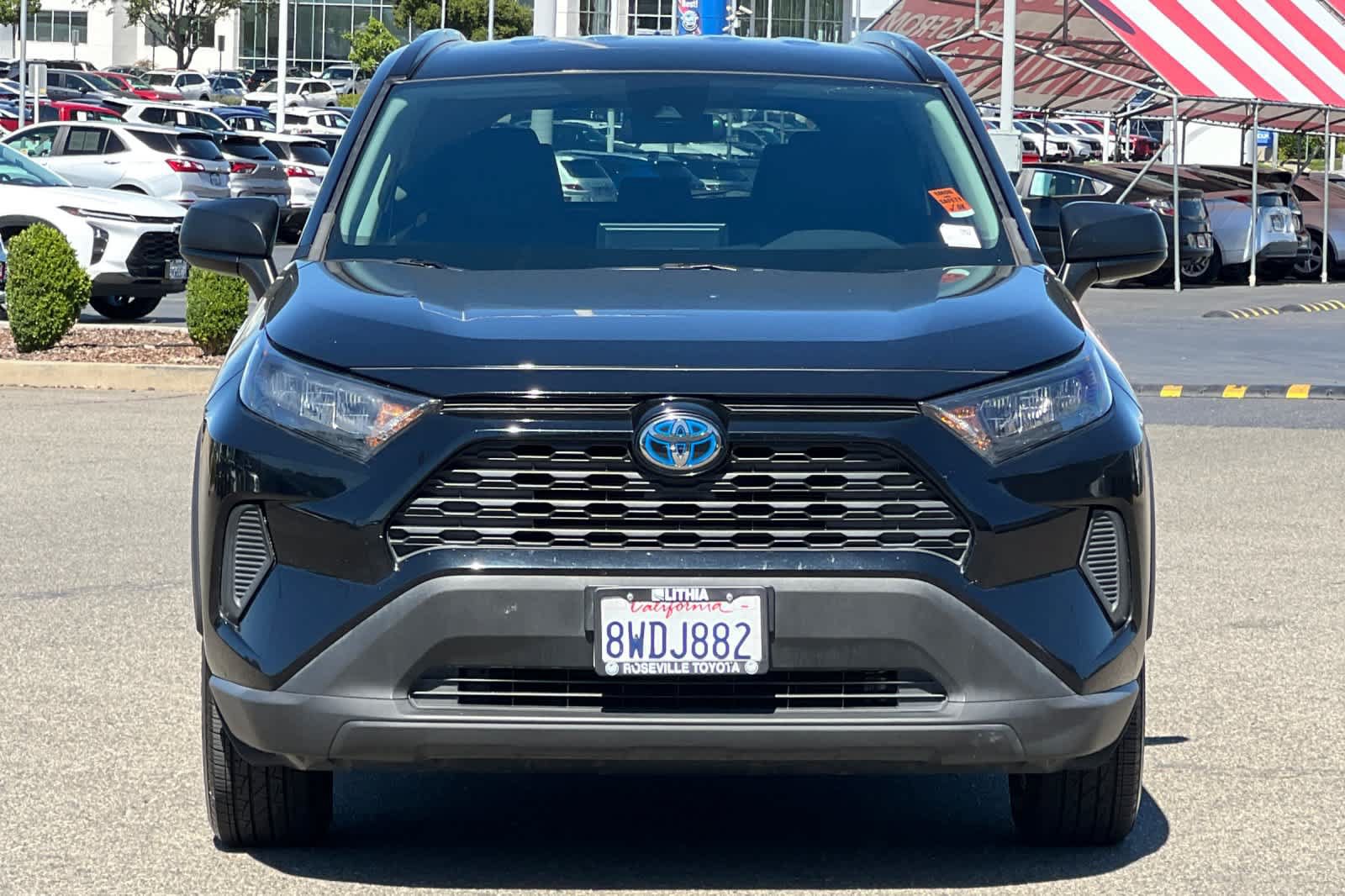 Used 2021 Toyota RAV4 LE AWD/4WD image 10