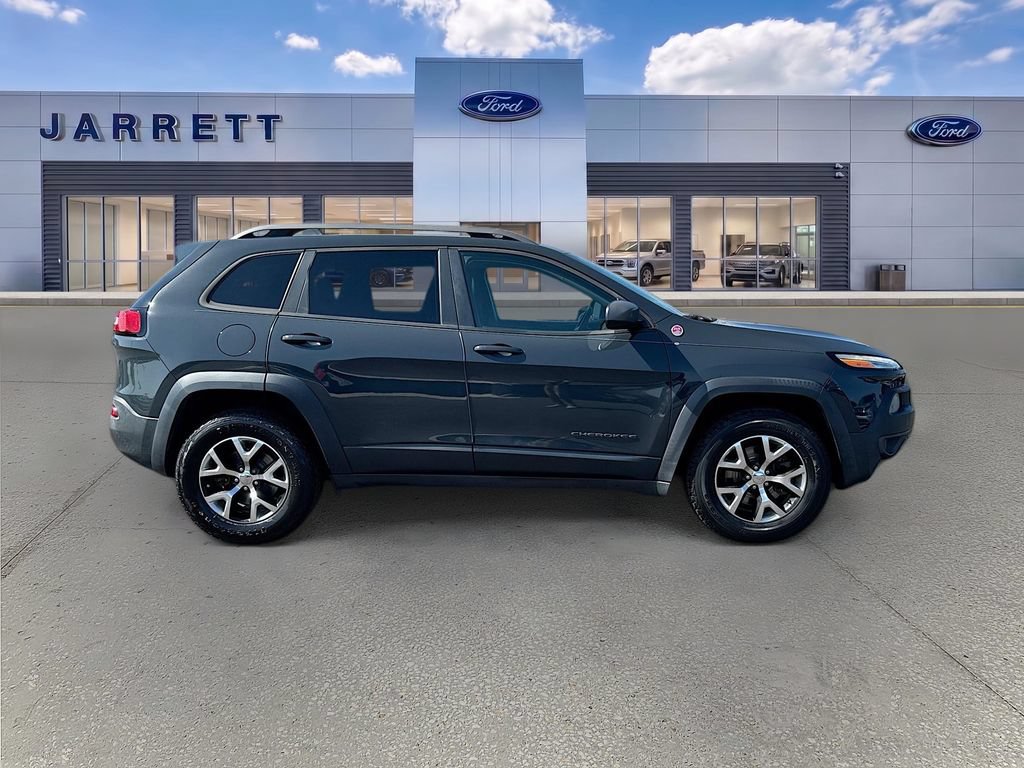 Used 2016 Jeep Cherokee Trailhawk AWD/4WD image 8