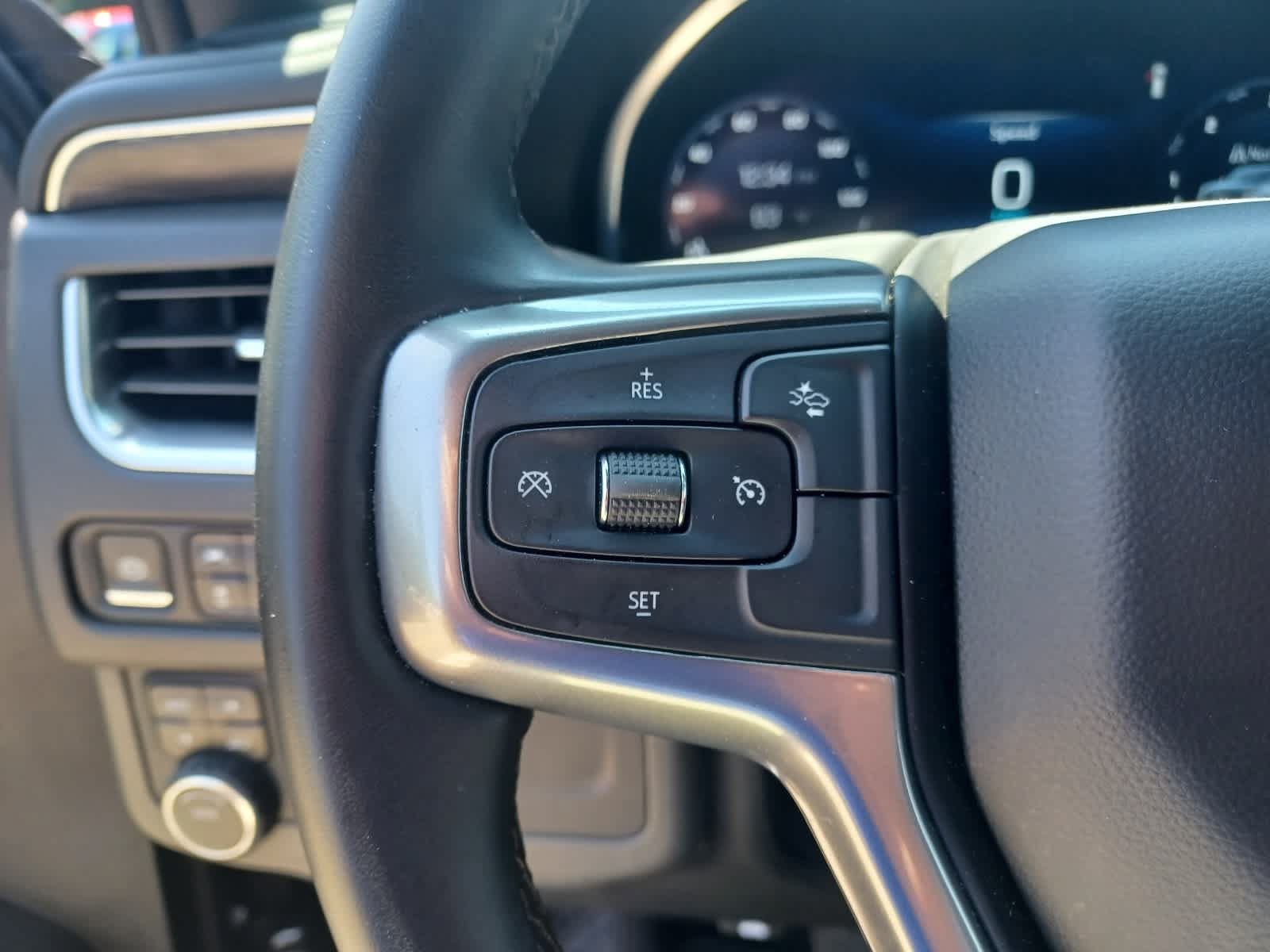 Used 2024 Chevrolet Suburban LT AWD/4WD image 15