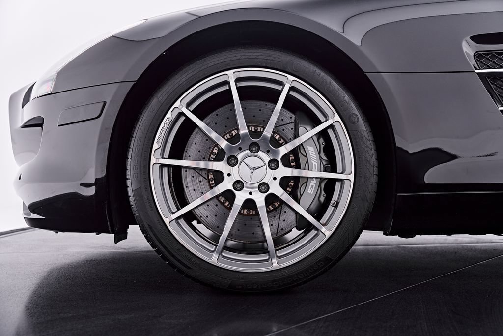 Used 2012 Mercedes-Benz SLS AMG Coupe image 3