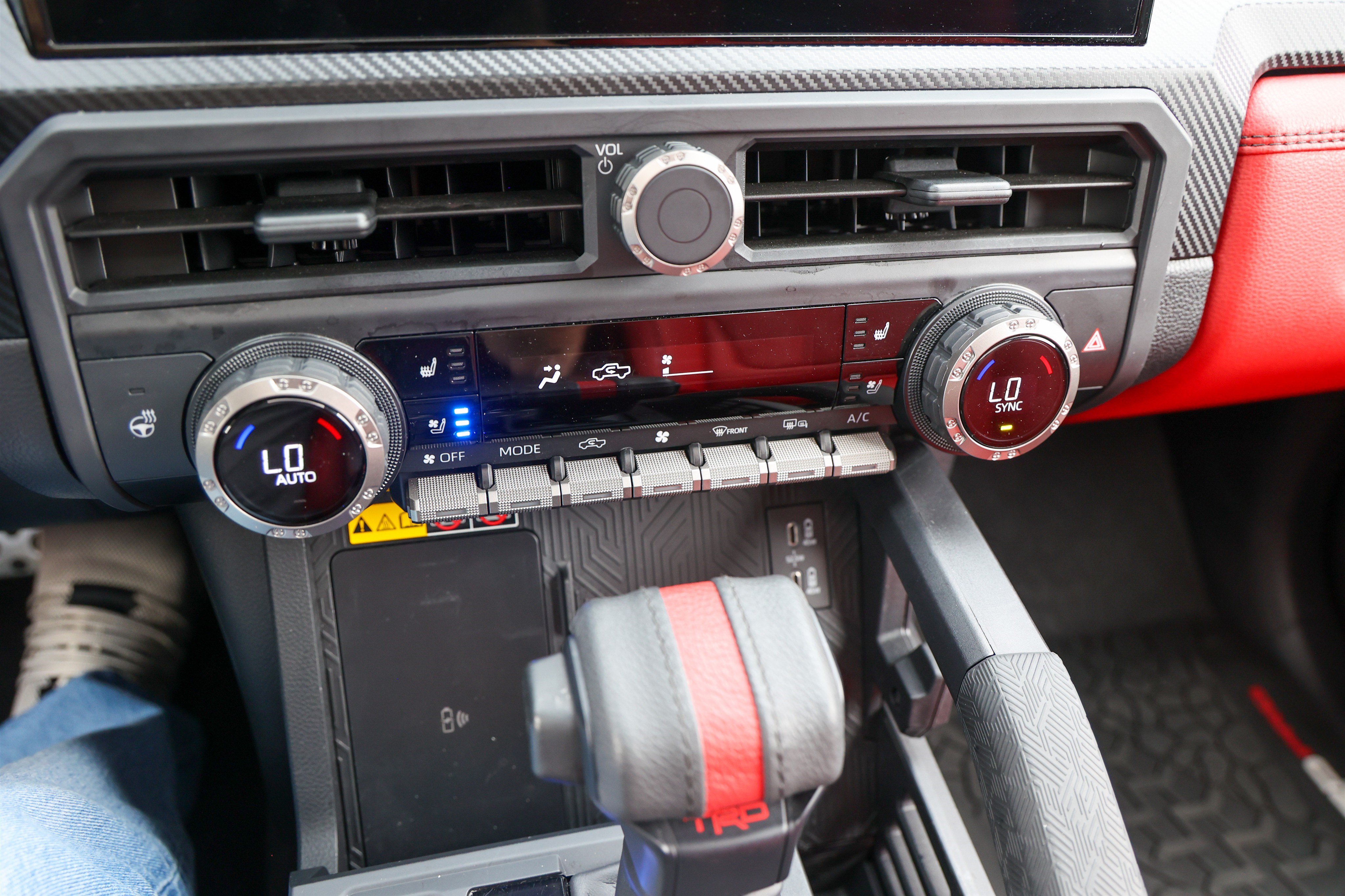 Certified 2025 Toyota Tacoma TRD Pro AWD/4WD image 26