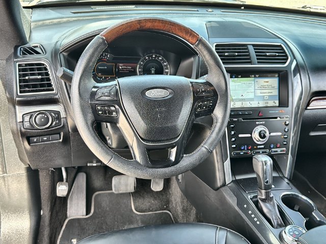 Certified 2018 Ford Explorer Platinum AWD/4WD image 14