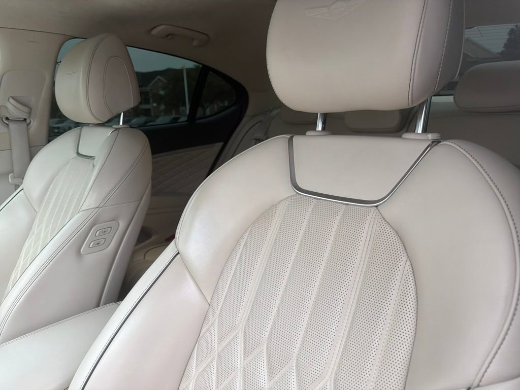 Used 2019 Genesis G70 3.3T Design RWD image 18