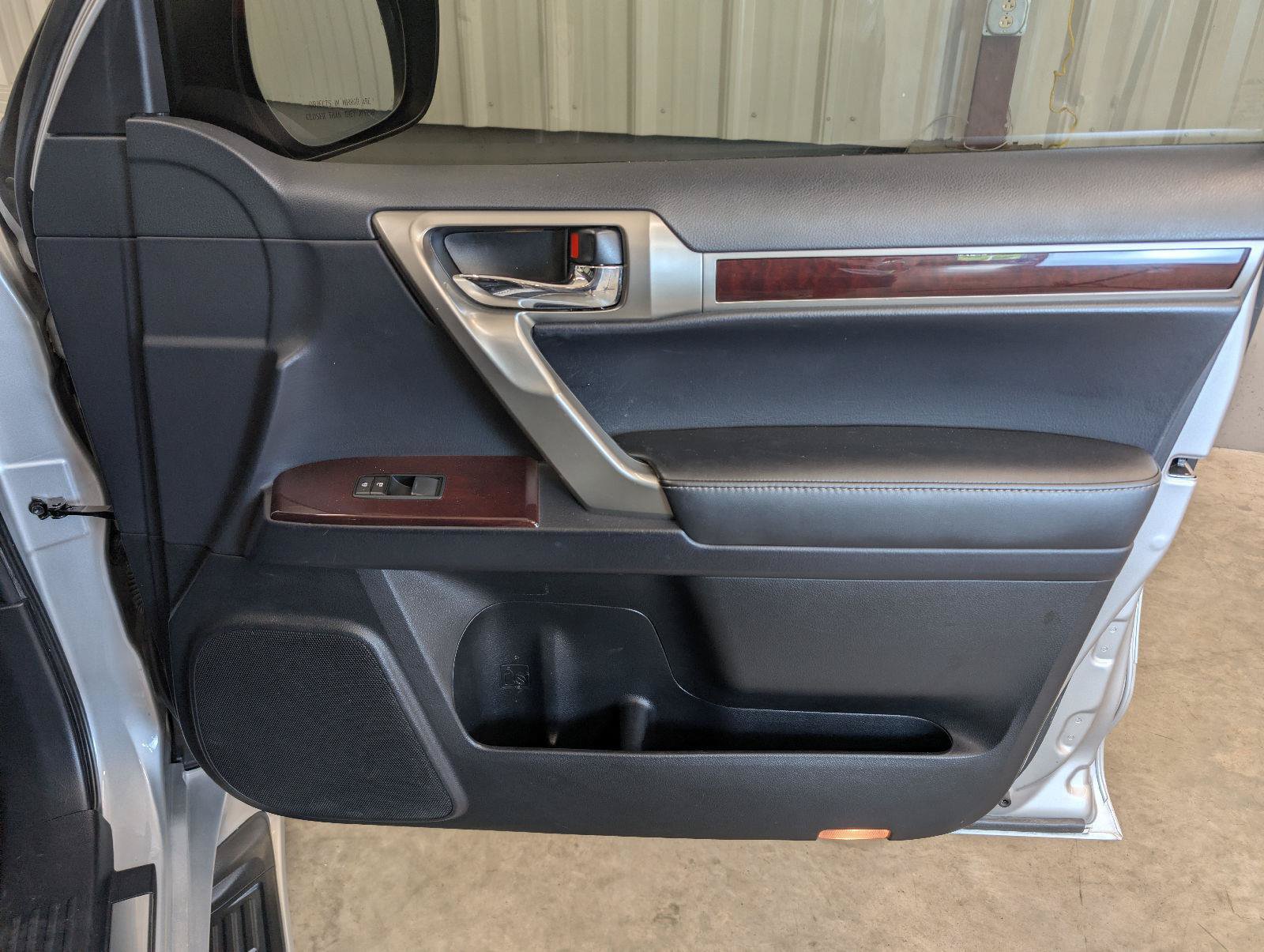 Used 2019 Lexus GX 460 Luxury AWD/4WD image 30