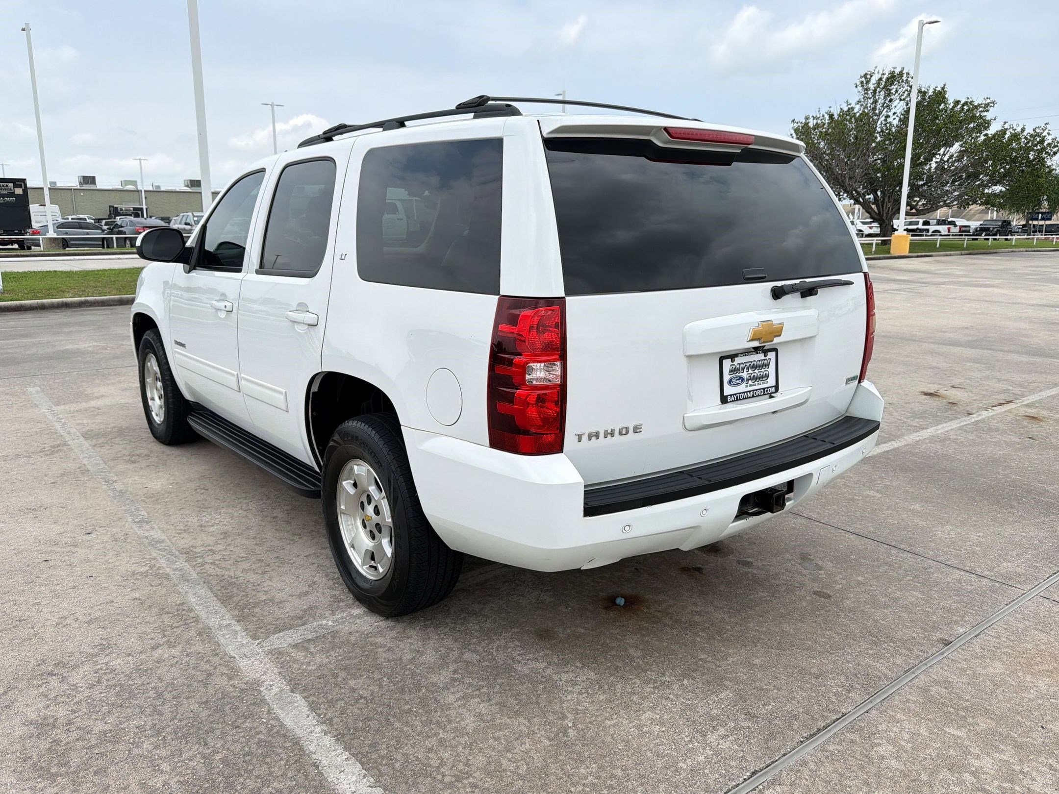 Used 2012 Chevrolet Tahoe LT RWD image 3