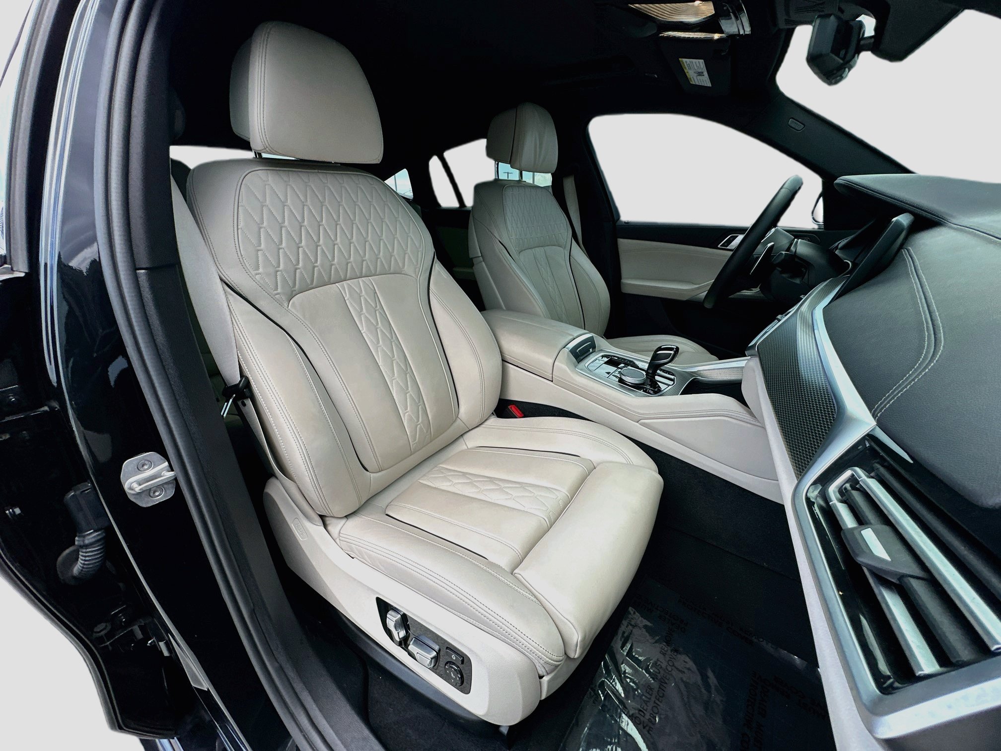 Used 2023 BMW X6 xDrive40i w/ M Sport Package AWD/4WD image 29