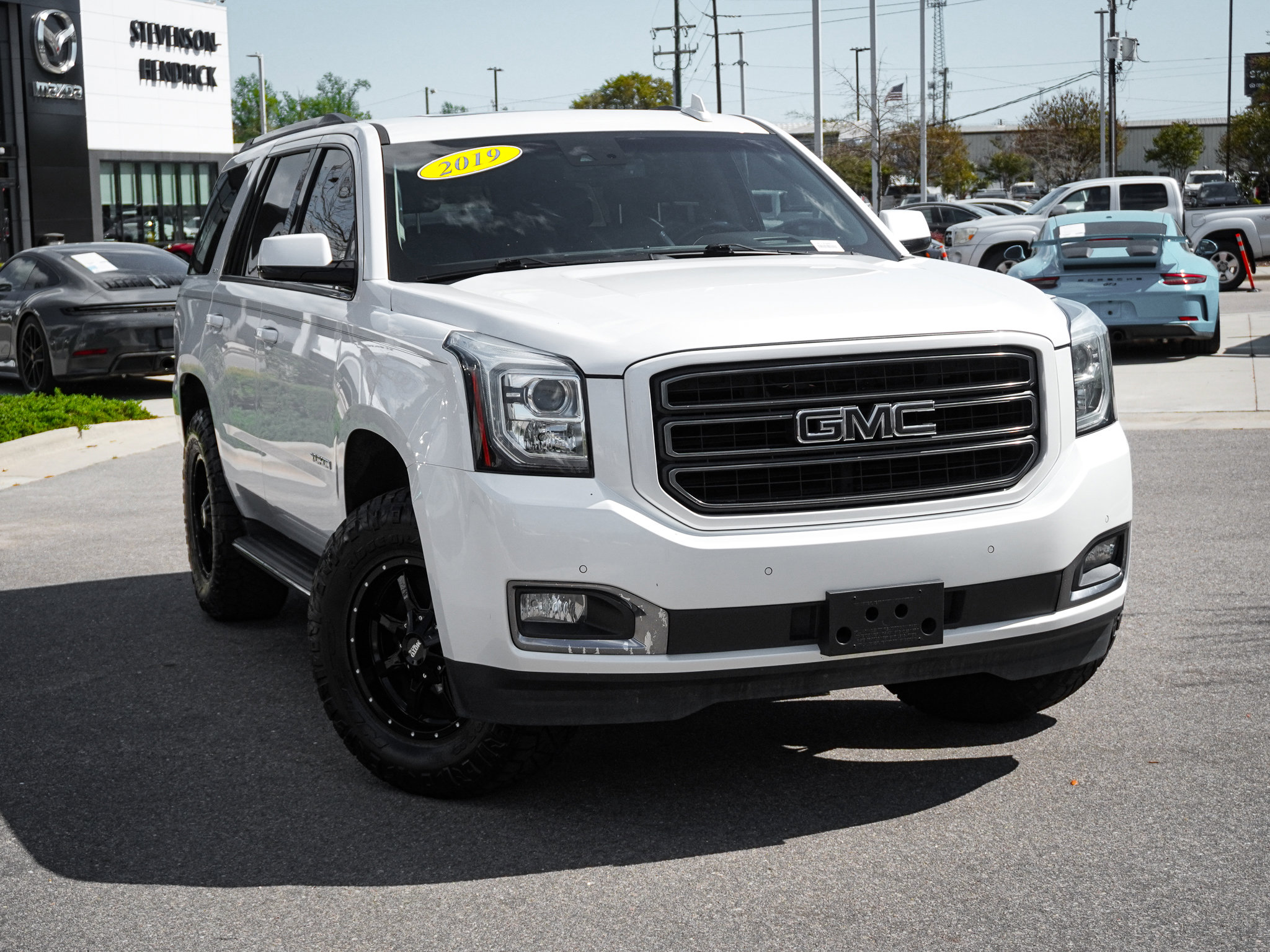 Used 2019 GMC Yukon SLT w/ Graphite Performance Edition AWD/4WD image 2
