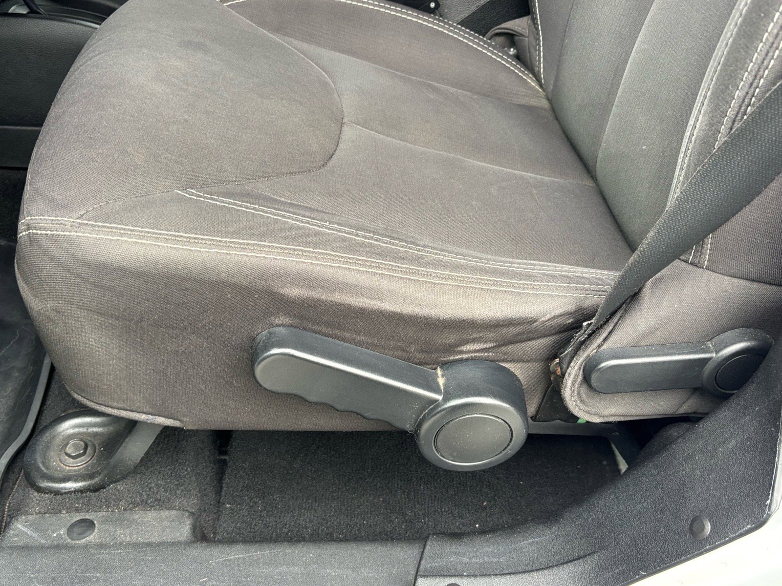 Used 2014 Jeep Wrangler Unlimited Sahara w/ Connectivity Group image 8