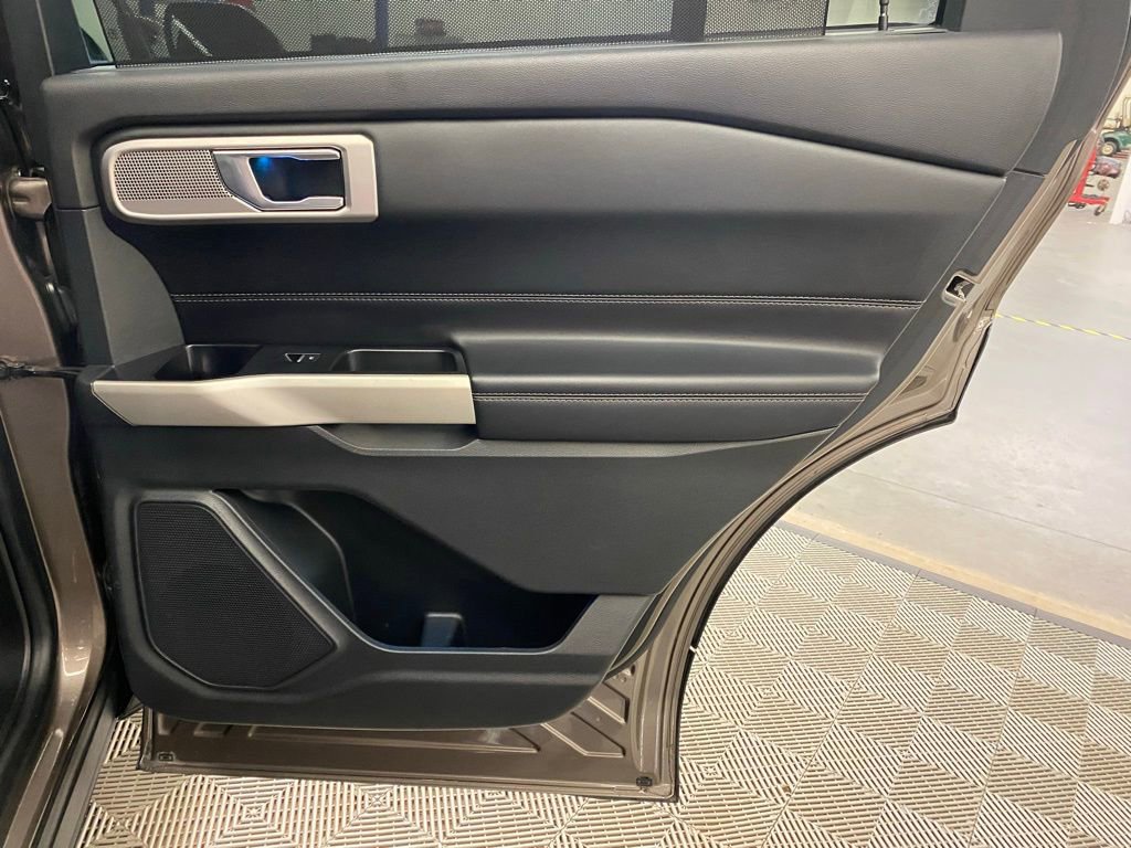 Used 2021 Ford Explorer Limited w/ Equipment Group 301A image 11