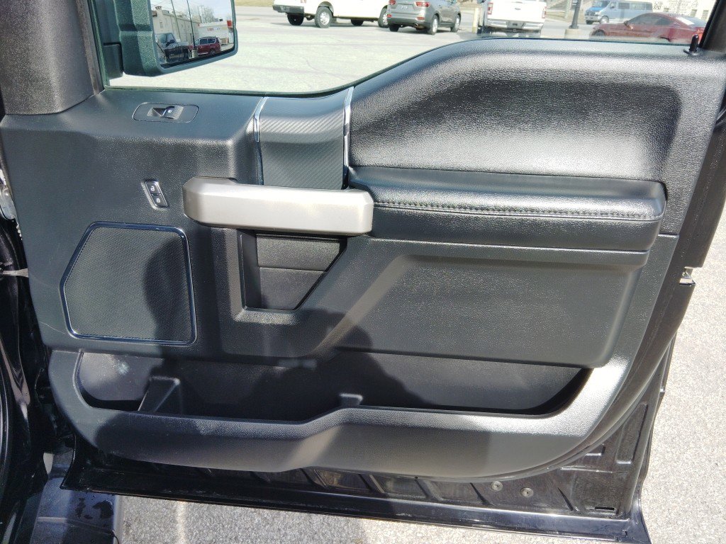 Used 2020 Ford F150 Lariat image 31