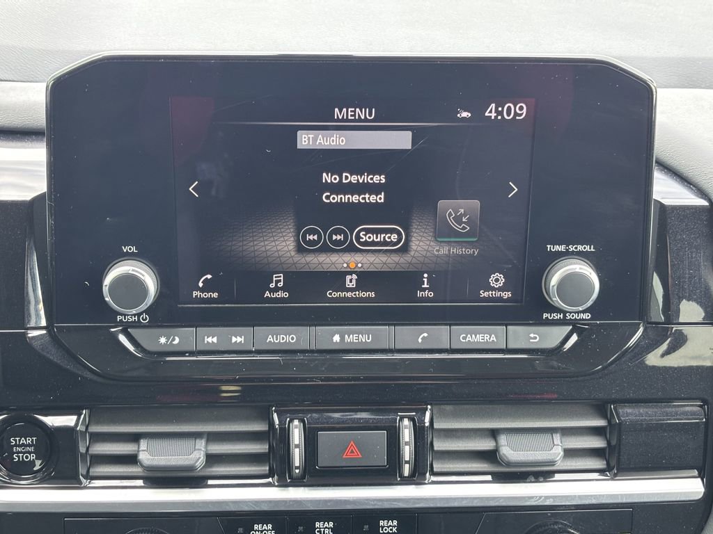 Used 2025 Nissan Pathfinder SV AWD/4WD image 19