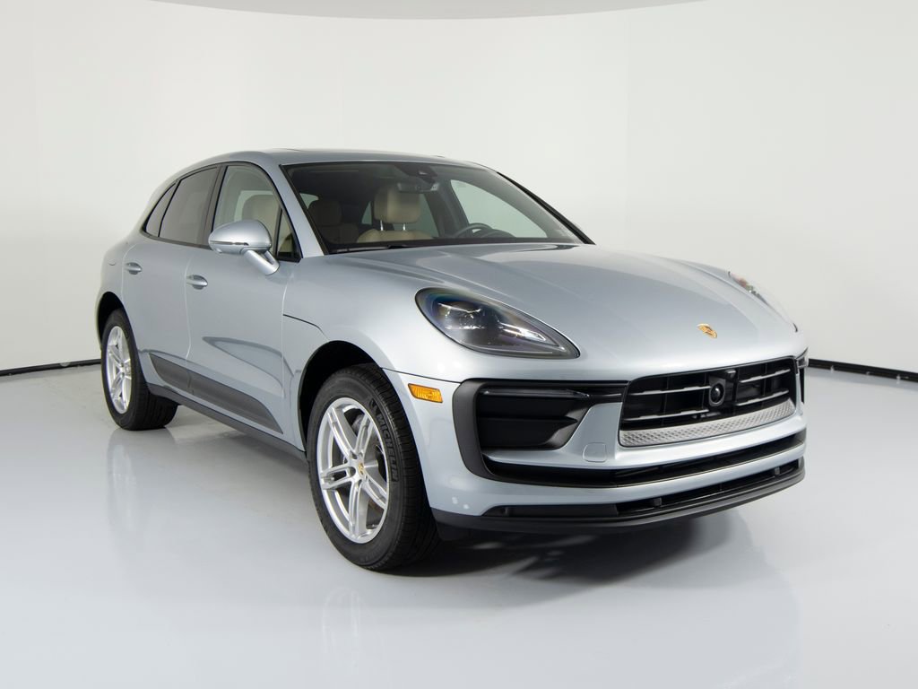 Certified 2025 Porsche Macan image 11