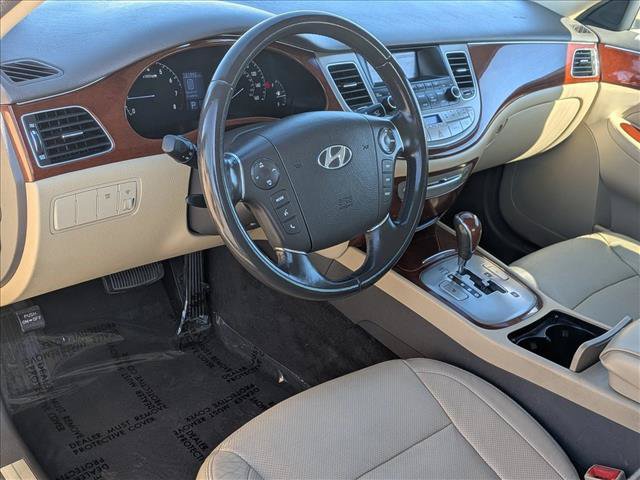 Used 2012 Hyundai Genesis 3.8 RWD image 10