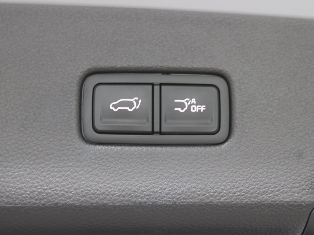 Used 2023 Kia Carnival EX FWD image 40