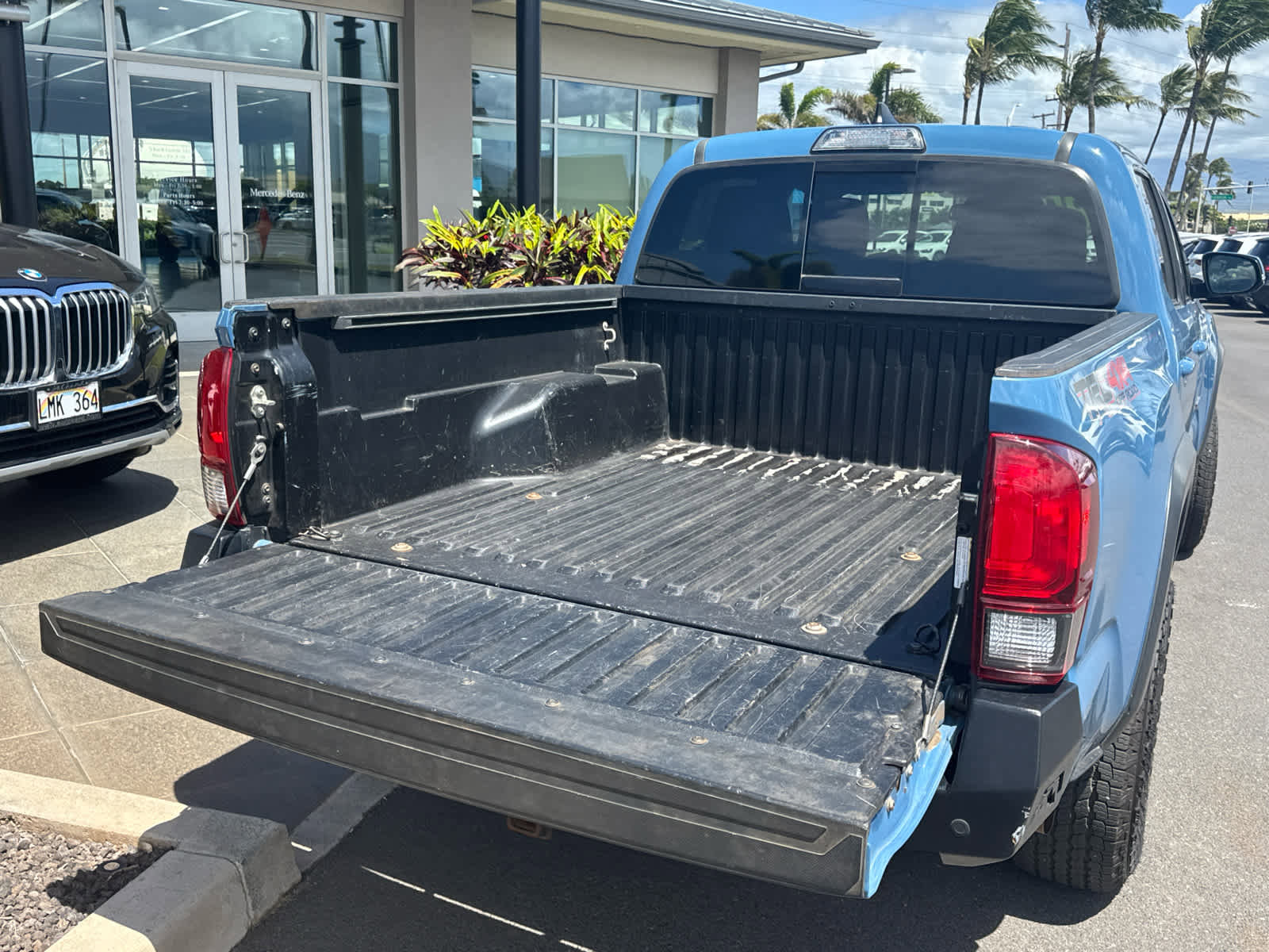 Used 2019 Toyota Tacoma TRD Off-Road AWD/4WD image 6