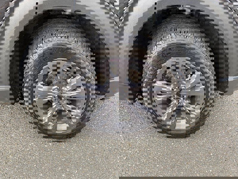 Certified 2022 Ford Explorer XLT w/ Equipment Group 202A image 18