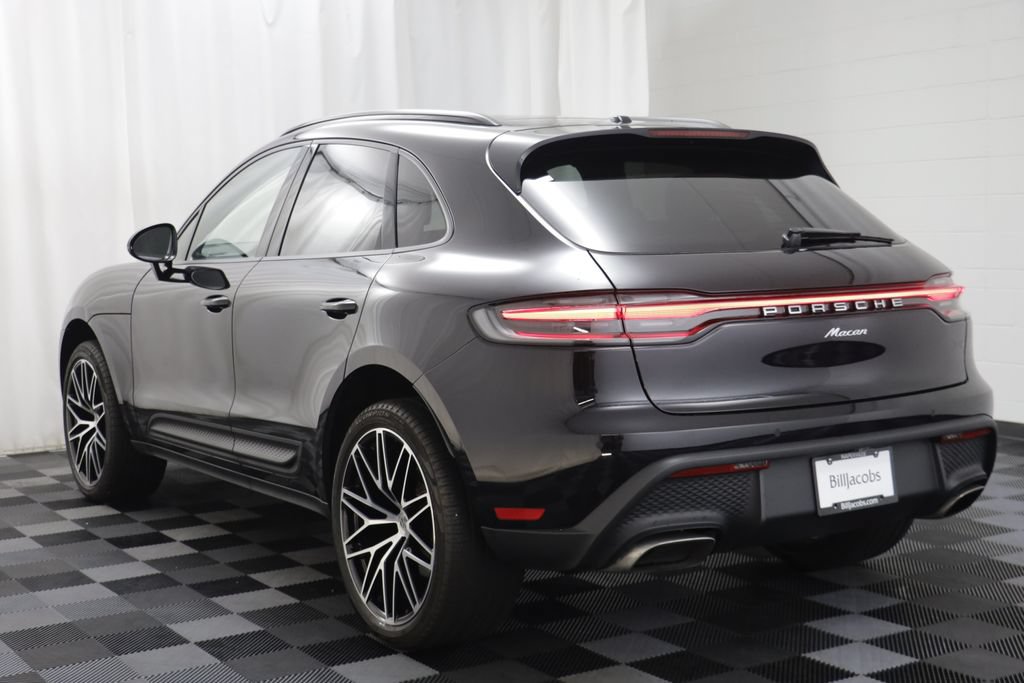 Used 2024 Porsche Macan AWD/4WD image 16