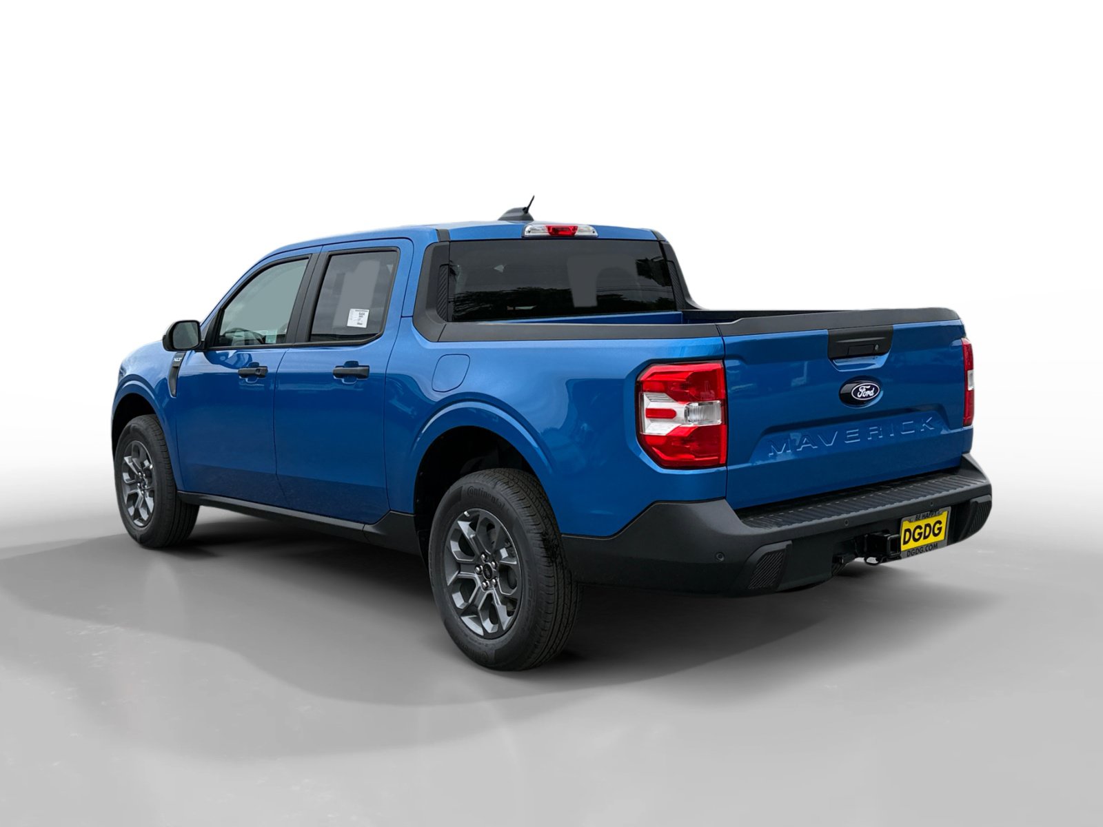 New 2026 Ford Maverick XLT w/ XLT Luxury Package FWD image 3