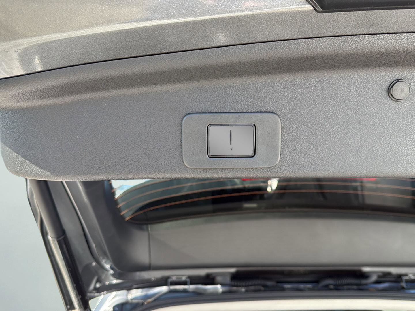 Used 2025 Nissan Murano SL AWD/4WD image 17