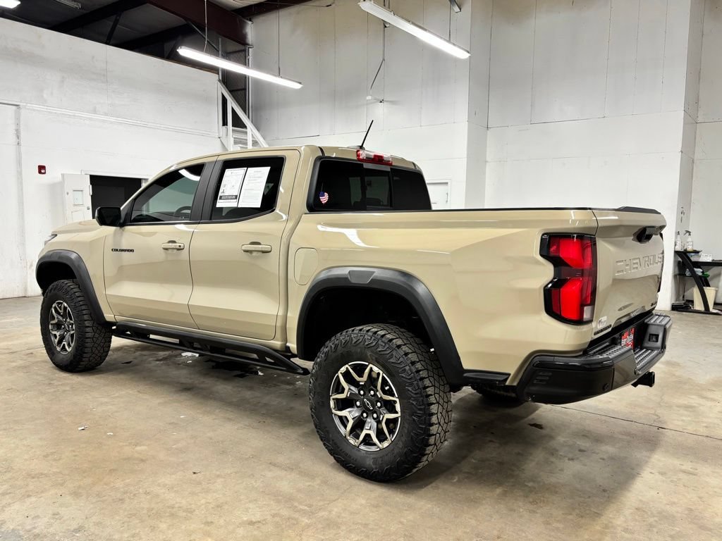 Used 2024 Chevrolet Colorado ZR2 w/ Technology Package AWD/4WD image 6