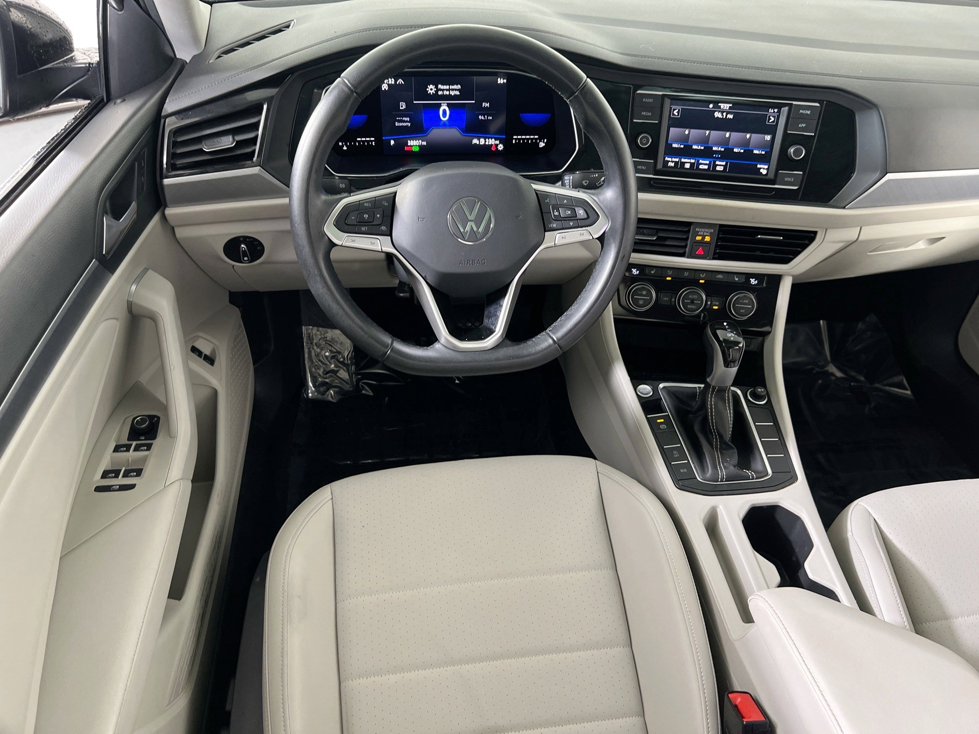 Used 2022 Volkswagen Jetta SE image 22