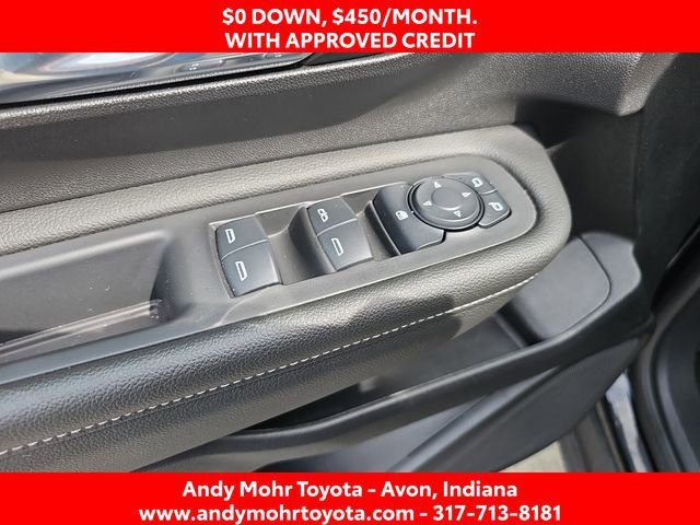 Used 2024 GMC Terrain SLE image 12