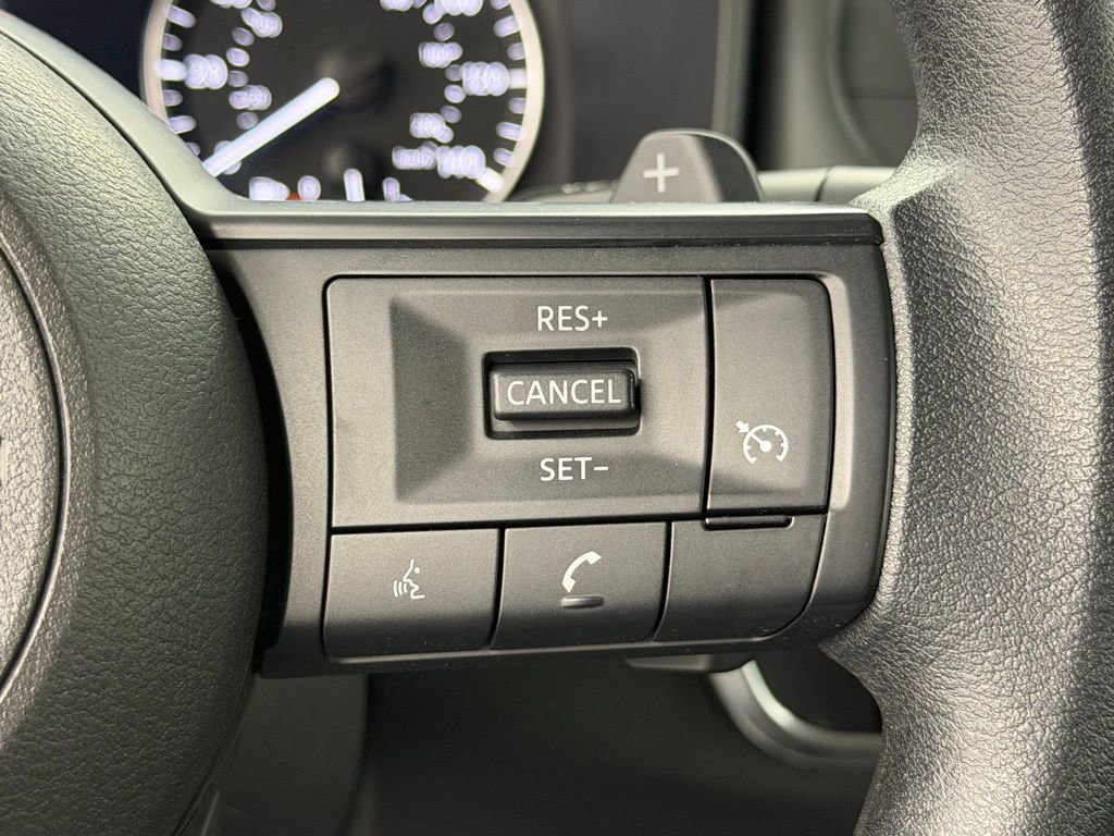 Used 2024 Nissan Rogue S FWD image 26