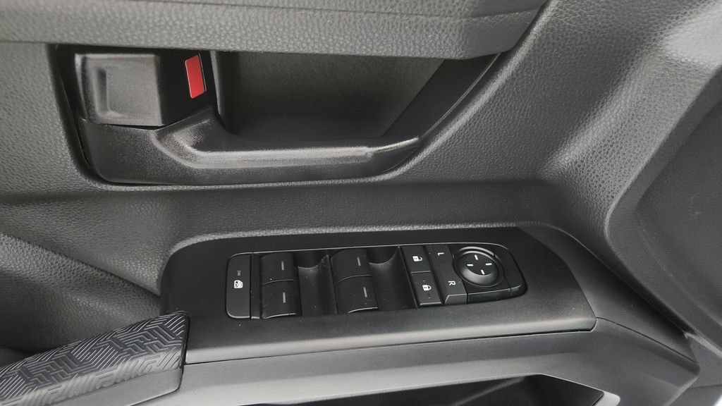 Certified 2024 Toyota Tacoma SR5 AWD/4WD image 30