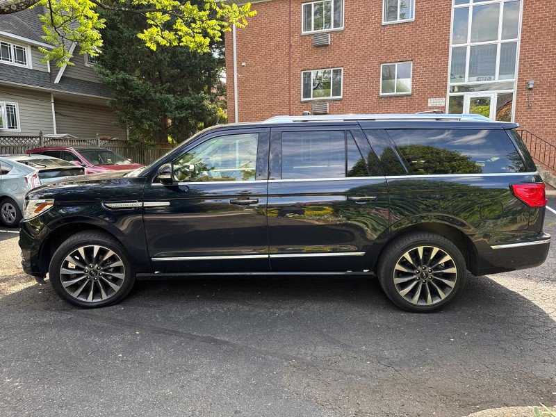 Used 2021 Lincoln Navigator L Reserve w/ Luxury Package AWD/4WD image 7