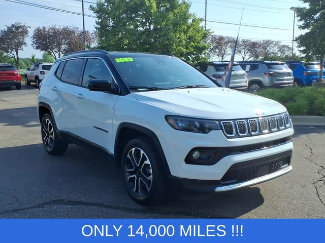 Used 2023 Jeep Compass Limited AWD/4WD image 3