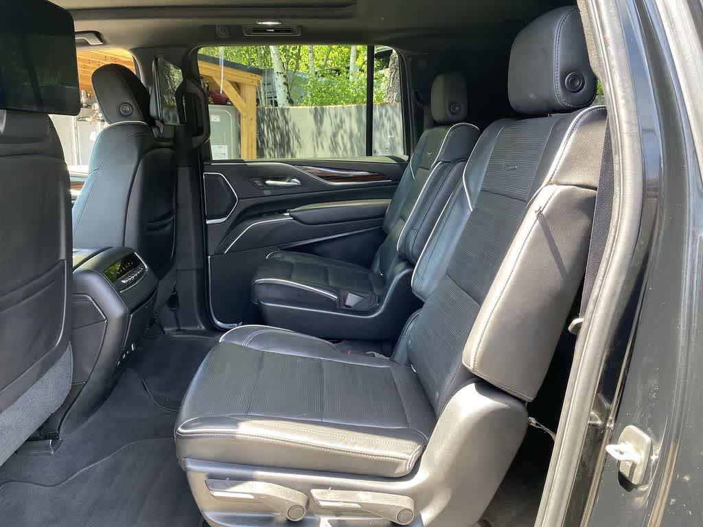 Used 2021 Cadillac Escalade ESV Premium Luxury w/ LPO, Illumination Package AWD/4WD image 17