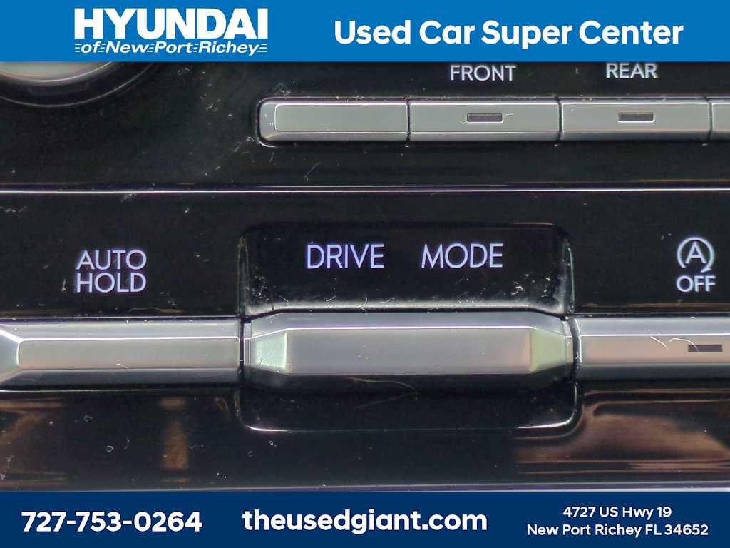 Used 2025 Hyundai Santa Fe SE FWD image 25