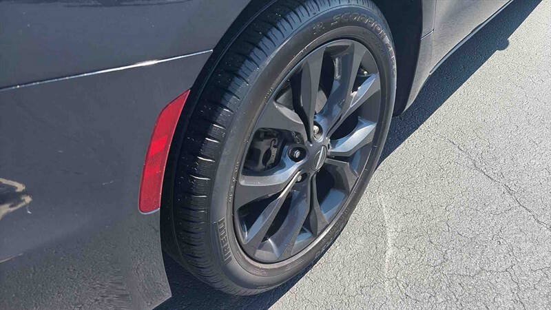 Used 2020 Chrysler Pacifica Touring w/ S Appearance Package FWD image 8