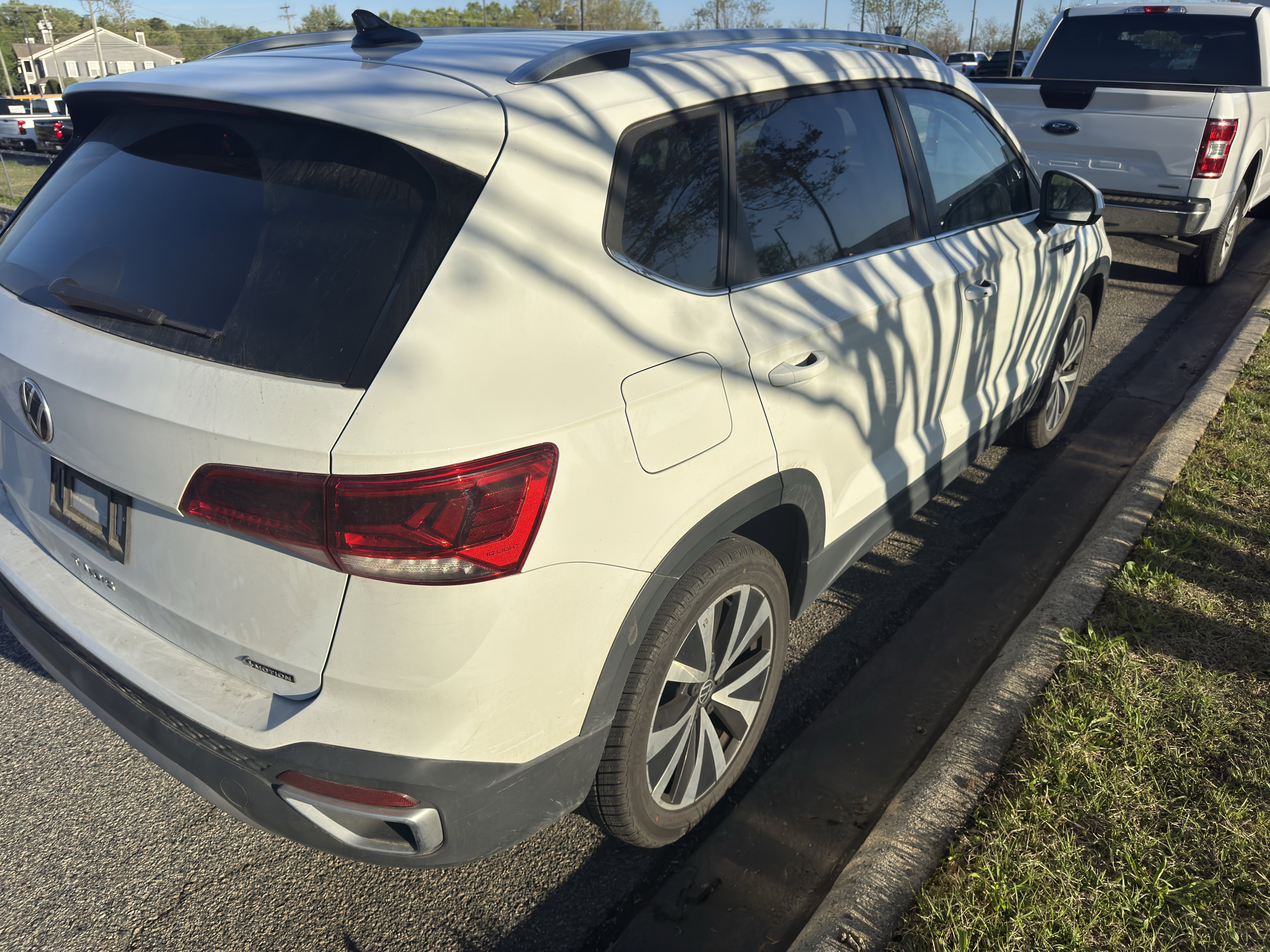 Used 2022 Volkswagen Taos SE image 10