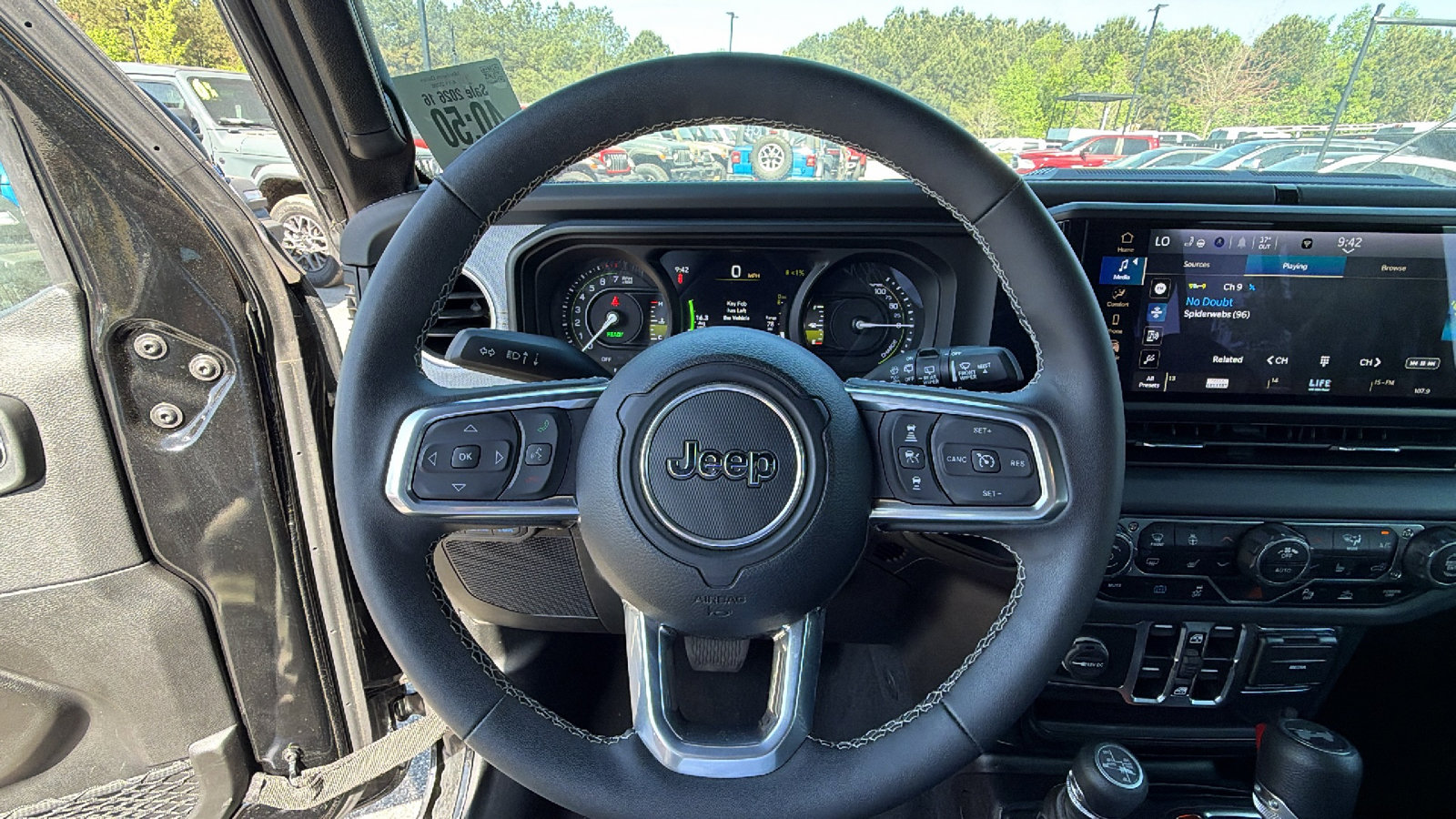Used 2025 Jeep Wrangler Unlimited Sahara w/ Safety Group AWD/4WD image 26