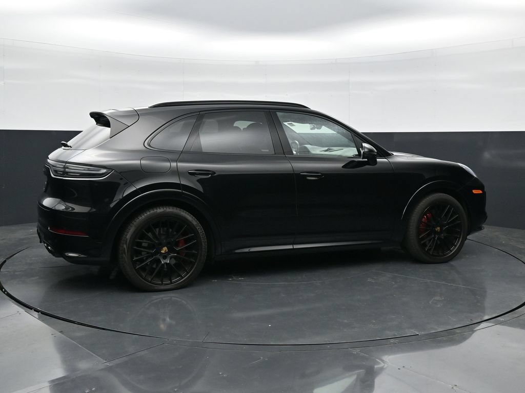 Used 2023 Porsche Cayenne GTS AWD/4WD image 10