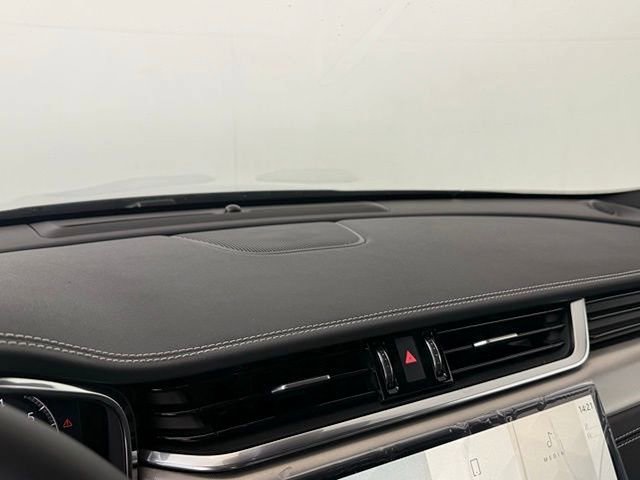 New 2024 Jaguar XF R-Dynamic SE image 27