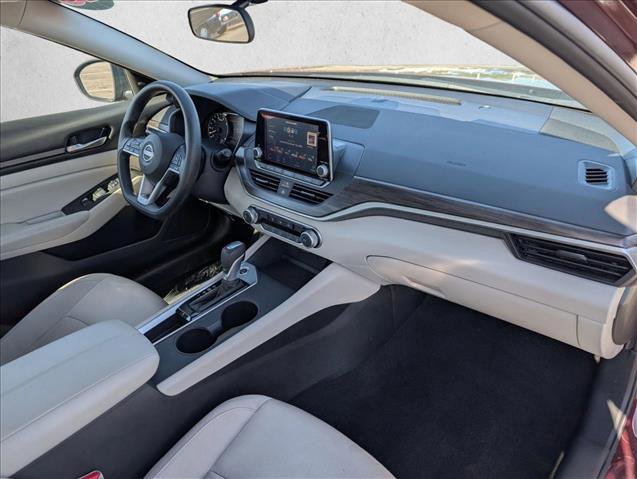 Used 2025 Nissan Altima 2.5 SV FWD image 26