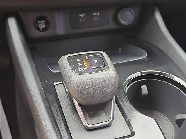 Used 2024 Nissan Rogue SV AWD/4WD image 12