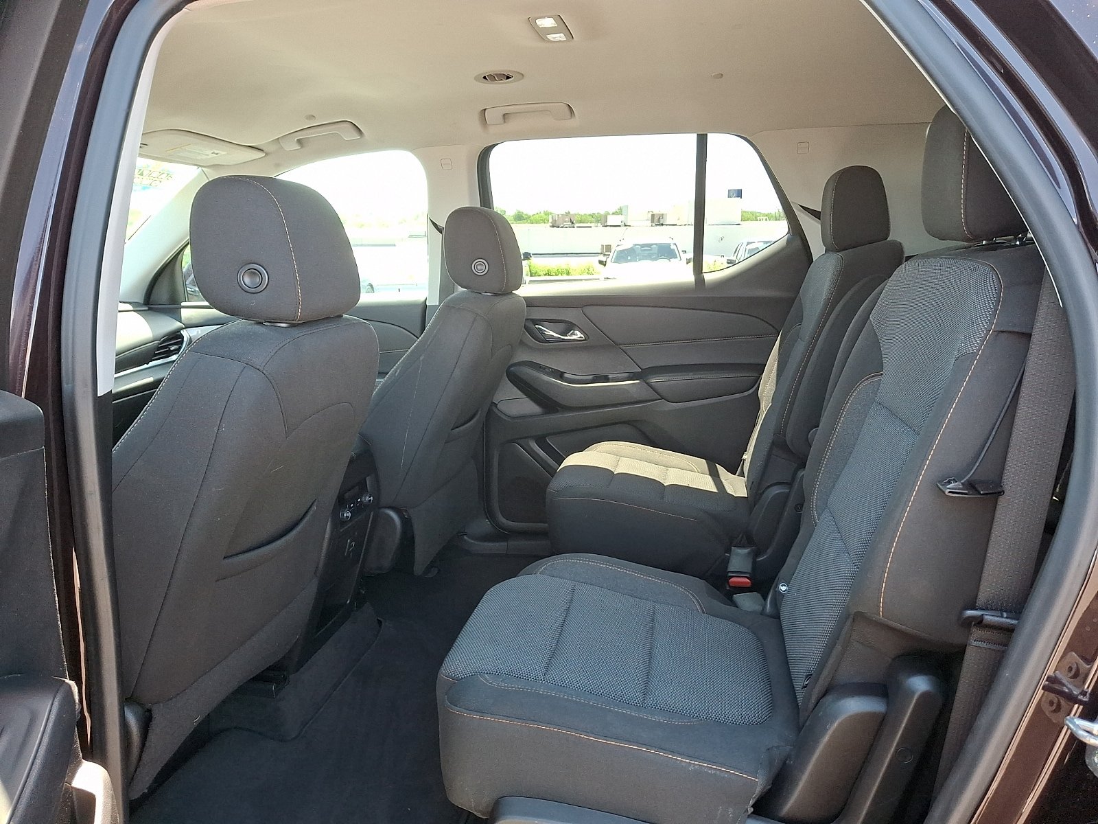 Used 2020 Chevrolet Traverse LT FWD image 11