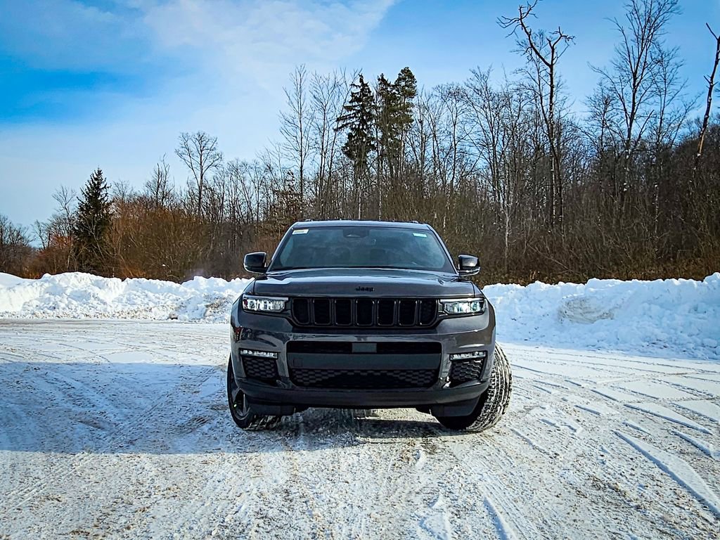 New 2025 Jeep Grand Cherokee L Limited w/ Black Appearance Package image 9